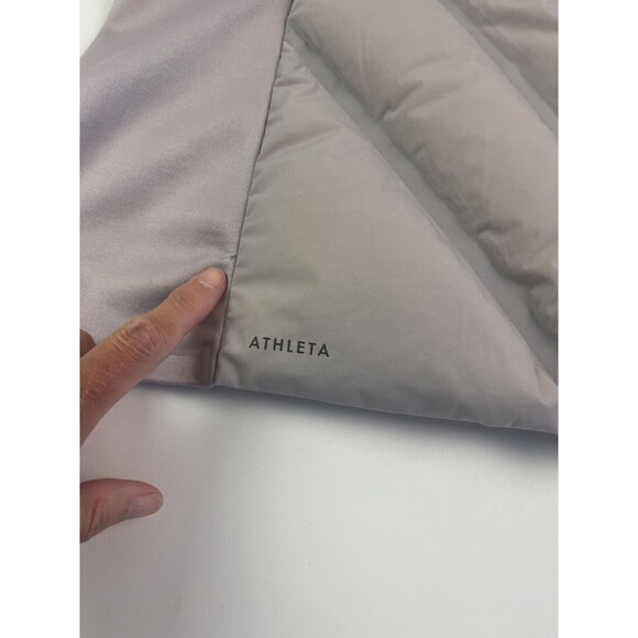 Athleta Inlet Down Puffer Jacket L Purple Lightweight Quilted Hood Outdoor - Picture 6 of 16